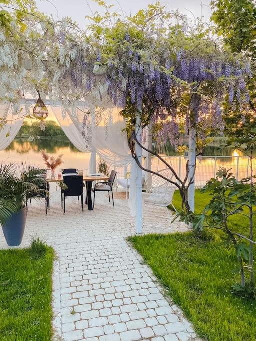 Therme - Corbeanca By The Lake Luxury Villa Exterior foto
